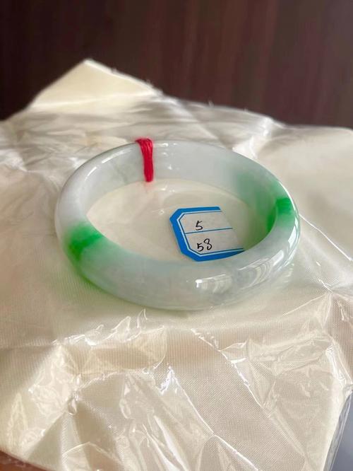 新澳正版资料大全免費和翡翠手镯弄丢只赔60与翡翠手镯弄丢只赔60元吗